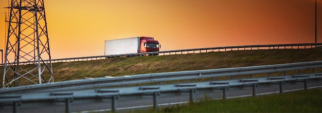 Ciężarówka na autostradzie